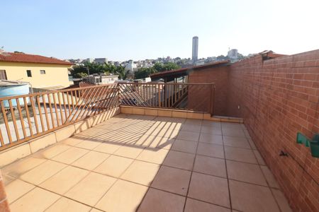 Casa à venda com 311m², 5 quartos e 2 vagasQuintal