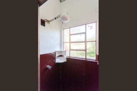 Casa para alugar com 80m², 2 quartos e sem vagaBanheiro - Janela