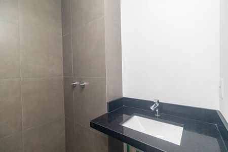 Banheiro de apartamento para alugar com 1 quarto, 26m² em Rio Branco, Porto Alegre