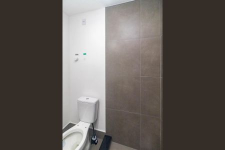 Banheiro de apartamento para alugar com 1 quarto, 26m² em Rio Branco, Porto Alegre