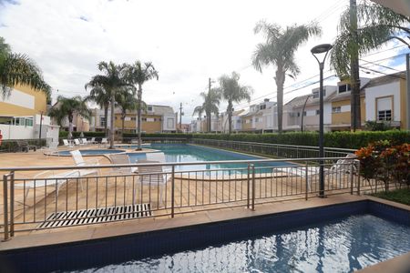 Casa de condomínio à venda com 160m², 3 quartos e 2 vagasÁrea comum - Piscina