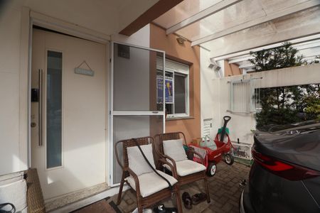 Casa de condomínio à venda com 160m², 3 quartos e 2 vagasPlaca