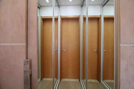Casa de condomínio à venda com 160m², 3 quartos e 2 vagasDetalhe closet 