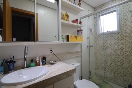 Casa de condomínio à venda com 160m², 3 quartos e 2 vagasBanheiro 