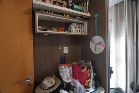 Casa de condomínio à venda com 160m², 3 quartos e 2 vagasQuarto 2