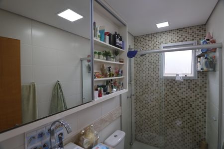 Casa de condomínio à venda com 160m², 3 quartos e 2 vagasBanheiro suíte 