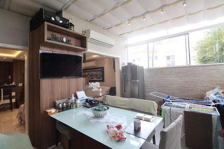 Casa de condomínio à venda com 160m², 3 quartos e 2 vagasÁrea gourmet