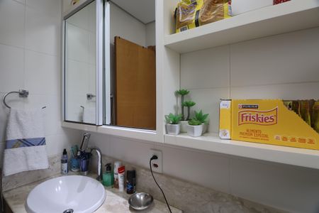 Casa de condomínio à venda com 160m², 3 quartos e 2 vagasBanheiro 