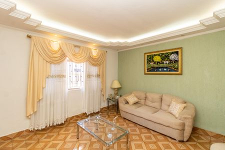 Casa à venda com 300m², 2 quartos e 2 vagasSala