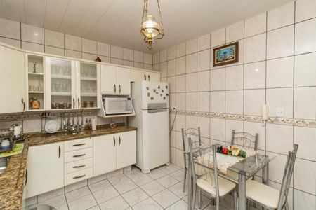 Casa à venda com 300m², 2 quartos e 2 vagasCozinha