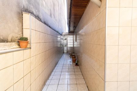 Casa à venda com 300m², 2 quartos e 2 vagasCorredor Lateral