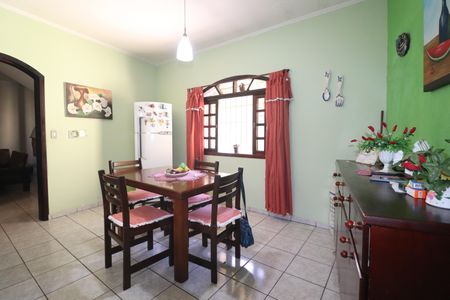 Casa à venda com 116m², 3 quartos e 2 vagasCopa