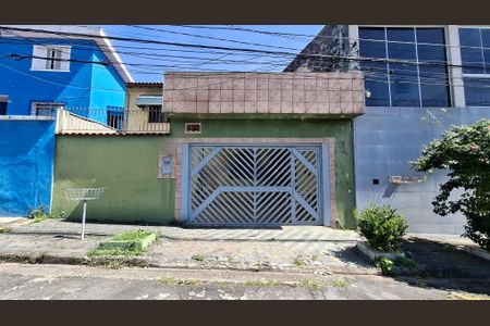 Casa à venda com 116m², 3 quartos e 2 vagasFachada