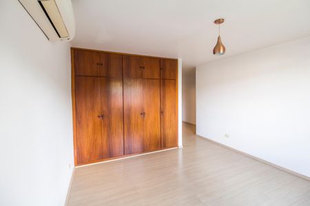 Casa de condomínio para alugar com 490m², 4 quartos e 4 vagasSuíte master