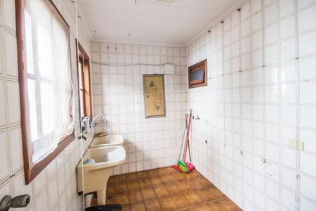 Casa de condomínio para alugar com 490m², 4 quartos e 4 vagasÁrea de Serviço