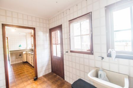 Casa de condomínio para alugar com 490m², 4 quartos e 4 vagasÁrea de Serviço