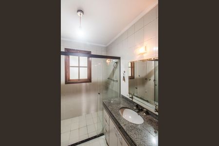 Casa de condomínio para alugar com 490m², 4 quartos e 4 vagasBanheiro