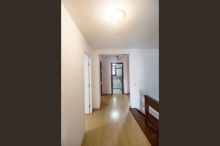 Casa de condomínio para alugar com 490m², 4 quartos e 4 vagasCorredor