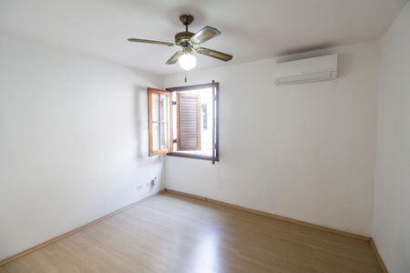 Casa de condomínio para alugar com 490m², 4 quartos e 4 vagasQuarto