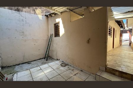 Casa para alugar com 75m², 1 quarto e sem vagaQuintal