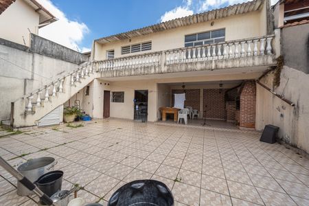Casa para alugar com 300m², 3 quartos e 8 vagasQuintal