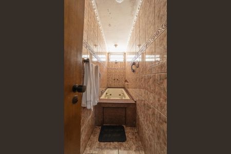 Casa para alugar com 300m², 3 quartos e 8 vagasBanheiro