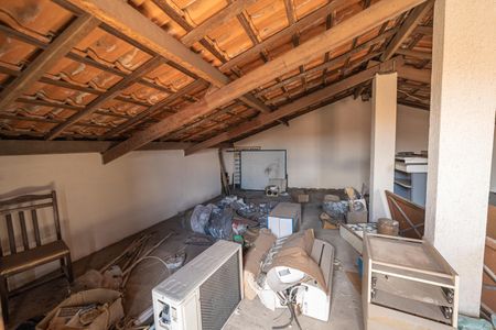 Casa para alugar com 300m², 3 quartos e 8 vagasSotão