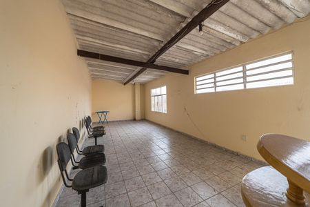 Casa para alugar com 300m², 3 quartos e 8 vagasEdícula