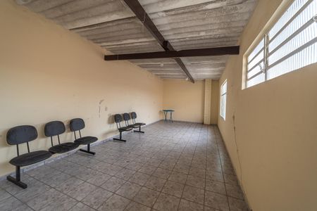 Casa para alugar com 300m², 3 quartos e 8 vagasEdícula