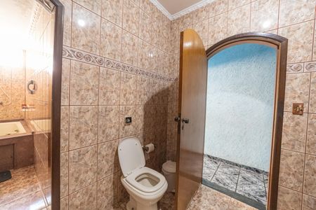 Casa para alugar com 300m², 3 quartos e 8 vagasBanheiro