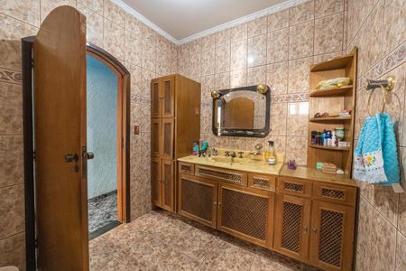 Casa para alugar com 300m², 3 quartos e 8 vagasBanheiro