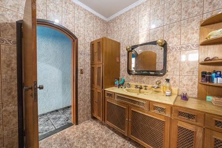 Casa para alugar com 300m², 3 quartos e 8 vagasBanheiro
