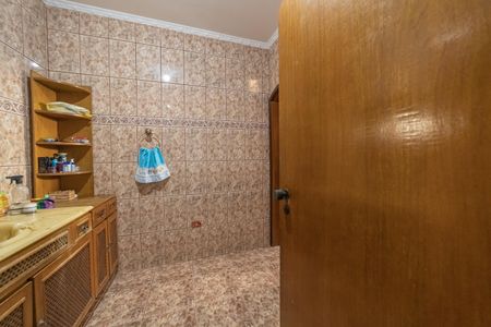 Casa para alugar com 300m², 3 quartos e 8 vagasBanheiro