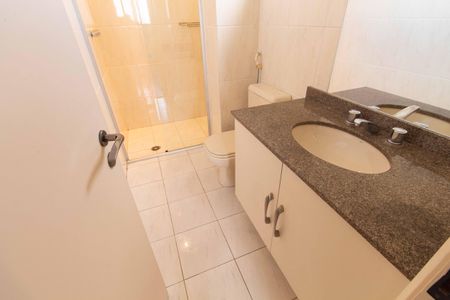 Apartamento à venda com 240m², 5 quartos e 4 vagas Apartamento à venda com 240m², 5 quartos e 4 vagasBanheiro da Suíte 2