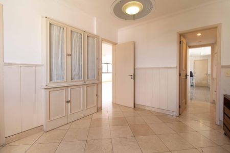 Apartamento à venda com 240m², 5 quartos e 4 vagas Apartamento à venda com 240m², 5 quartos e 4 vagasQuarto 1