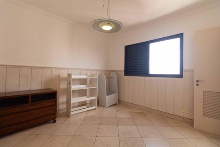 Apartamento à venda com 240m², 5 quartos e 4 vagas Apartamento à venda com 240m², 5 quartos e 4 vagasQuarto 1