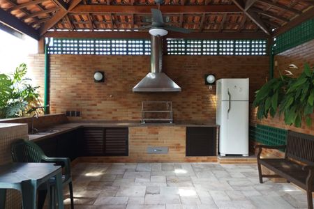 Apartamento à venda com 240m², 5 quartos e 4 vagas Apartamento à venda com 240m², 5 quartos e 4 vagasÁrea comum - Churrasqueira