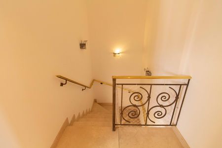 Apartamento à venda com 240m², 5 quartos e 4 vagas Apartamento à venda com 240m², 5 quartos e 4 vagasCorredor