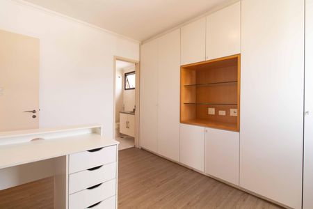 Apartamento à venda com 240m², 5 quartos e 4 vagas Apartamento à venda com 240m², 5 quartos e 4 vagasSuíte 2