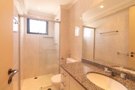 Apartamento à venda com 240m², 5 quartos e 4 vagas Apartamento à venda com 240m², 5 quartos e 4 vagasBanheiro