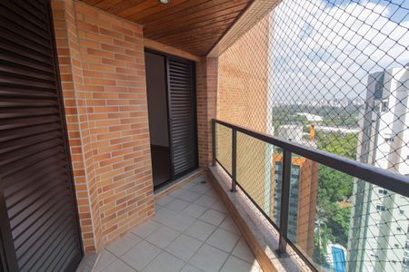 Apartamento à venda com 240m², 5 quartos e 4 vagas Apartamento à venda com 240m², 5 quartos e 4 vagasVaranda da Suíte 1 e Quarto 3