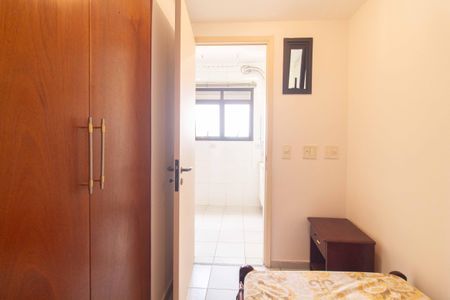 Apartamento à venda com 240m², 5 quartos e 4 vagas Apartamento à venda com 240m², 5 quartos e 4 vagasÁrea de Serviço