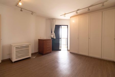 Apartamento à venda com 240m², 5 quartos e 4 vagas Apartamento à venda com 240m², 5 quartos e 4 vagasSuíte 1
