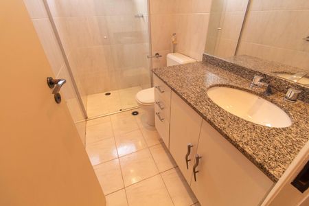 Apartamento à venda com 240m², 5 quartos e 4 vagas Apartamento à venda com 240m², 5 quartos e 4 vagasBanheiro
