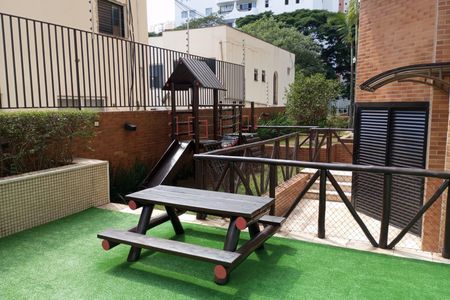 Apartamento à venda com 240m², 5 quartos e 4 vagas Apartamento à venda com 240m², 5 quartos e 4 vagasÁrea comum - Playground