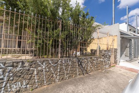 Casa para alugar com 250m², 2 quartos e 1 vagaFachada