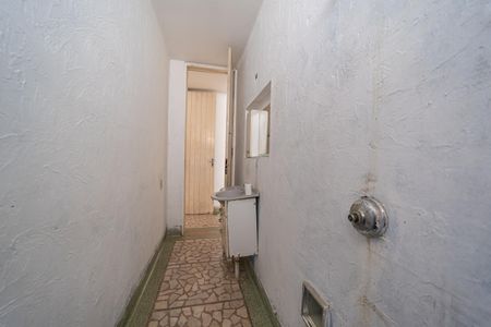 Banheiro de casa para alugar com 2 quartos, 250m² em Vila Granada, São Paulo