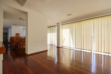 Apartamento à venda com 213m², 4 quartos e 4 vagasÁrea comum - Salão de festas