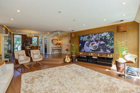 Apartamento à venda com 213m², 4 quartos e 4 vagasSala