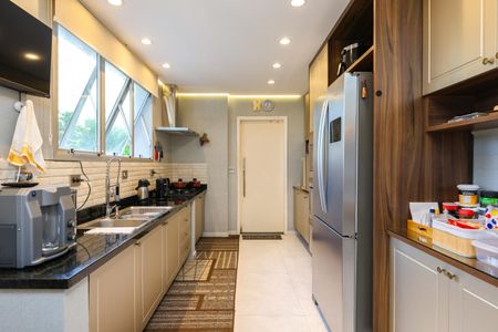 Apartamento à venda com 213m², 4 quartos e 4 vagasCozinha